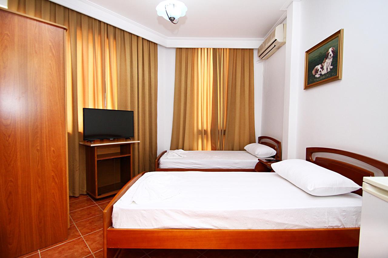 Vlorë Hotel Europa מראה חיצוני תמונה